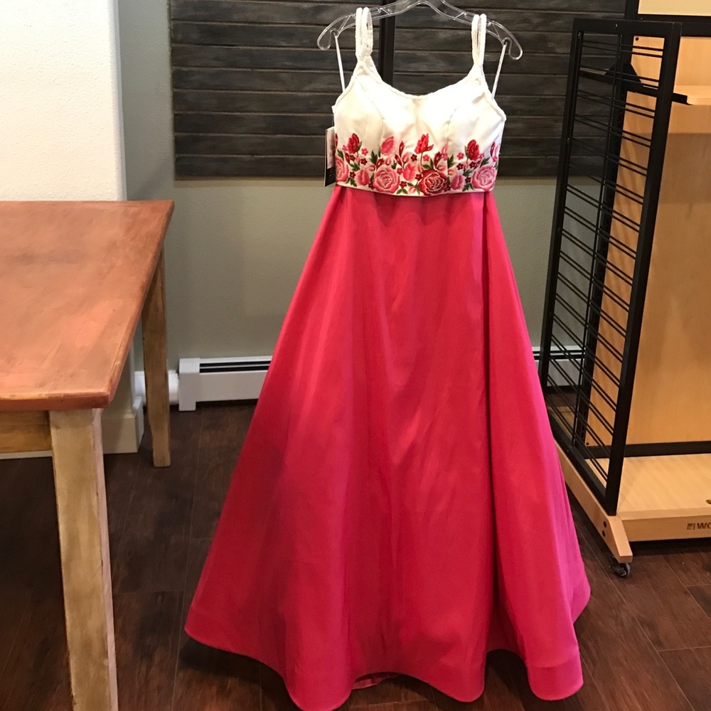 Authentic Sherri Hill size 6